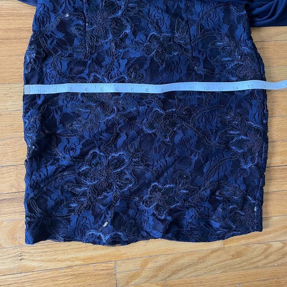 Gorgeous lace mini dress - Picture 15 of 16